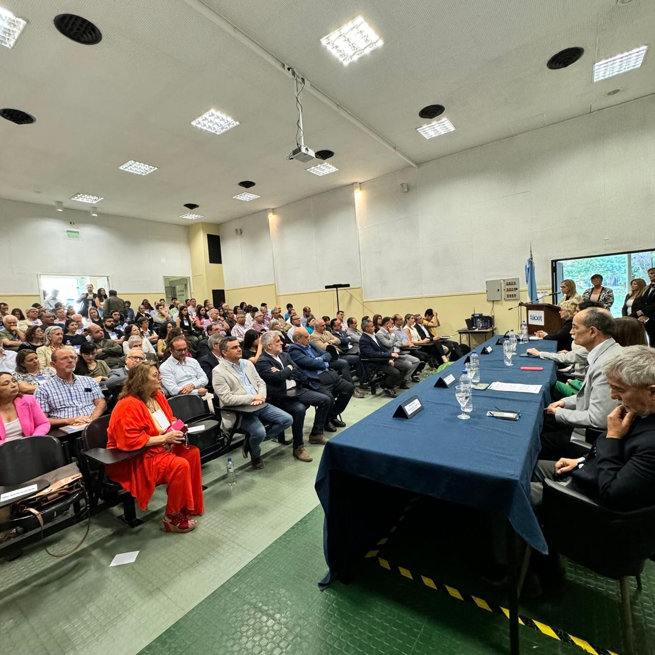 Acto Inaugural del Encuentro Internacional: Diálogos sobre el agua